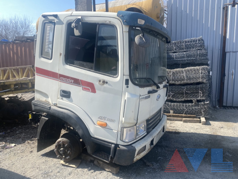 Кабина Hyundai HD120 8шпилек D6GA D6DA, электронный спидометр 2008 год цвет Белый