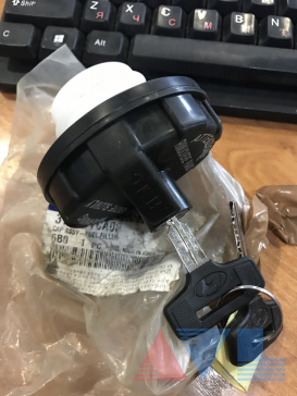 Крышка топливного бака с ключами Hyundai HD120 Kia Bongo Porter  311807CA00 311805HA00 100% Hyundai Kia Оригинал Новая