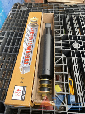 Амортизатор передний шток-сайлентблок Hyundai HD320 Gold Trago HD370 543007E051 543007F000 Кросс(543007C110 543007E110 543007C101 543007E050 543007C051) Корея Оригинал