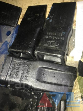 Зуб ковша - коронка экскаватора Hyundai Robex R140W R1400W R290LC-7, R300L 61N4-31210GG-AS 61N431210 Корея Оригинал
