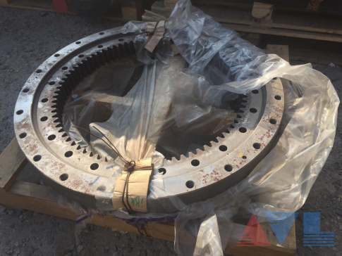 Опорно-поворотный подшипник ОПУ на Soosan SCS1015LS Сусан 1015 F17160 100% Оригинал Soosan КОРЕЯ